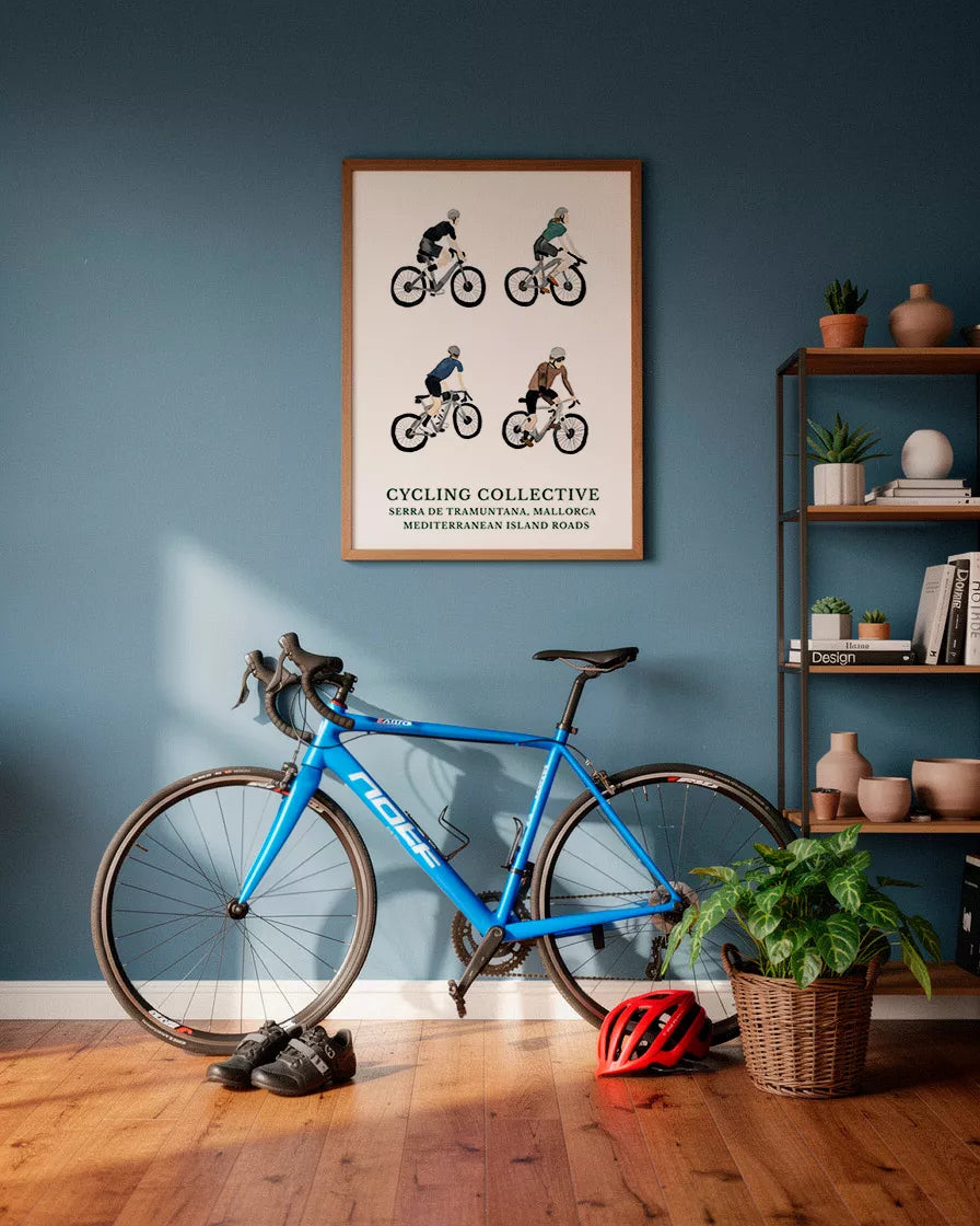 “Póster minimalista de ciclistas en tonos tierra, azul y verde, inspirado en las carreteras mediterráneas de Mallorca.”