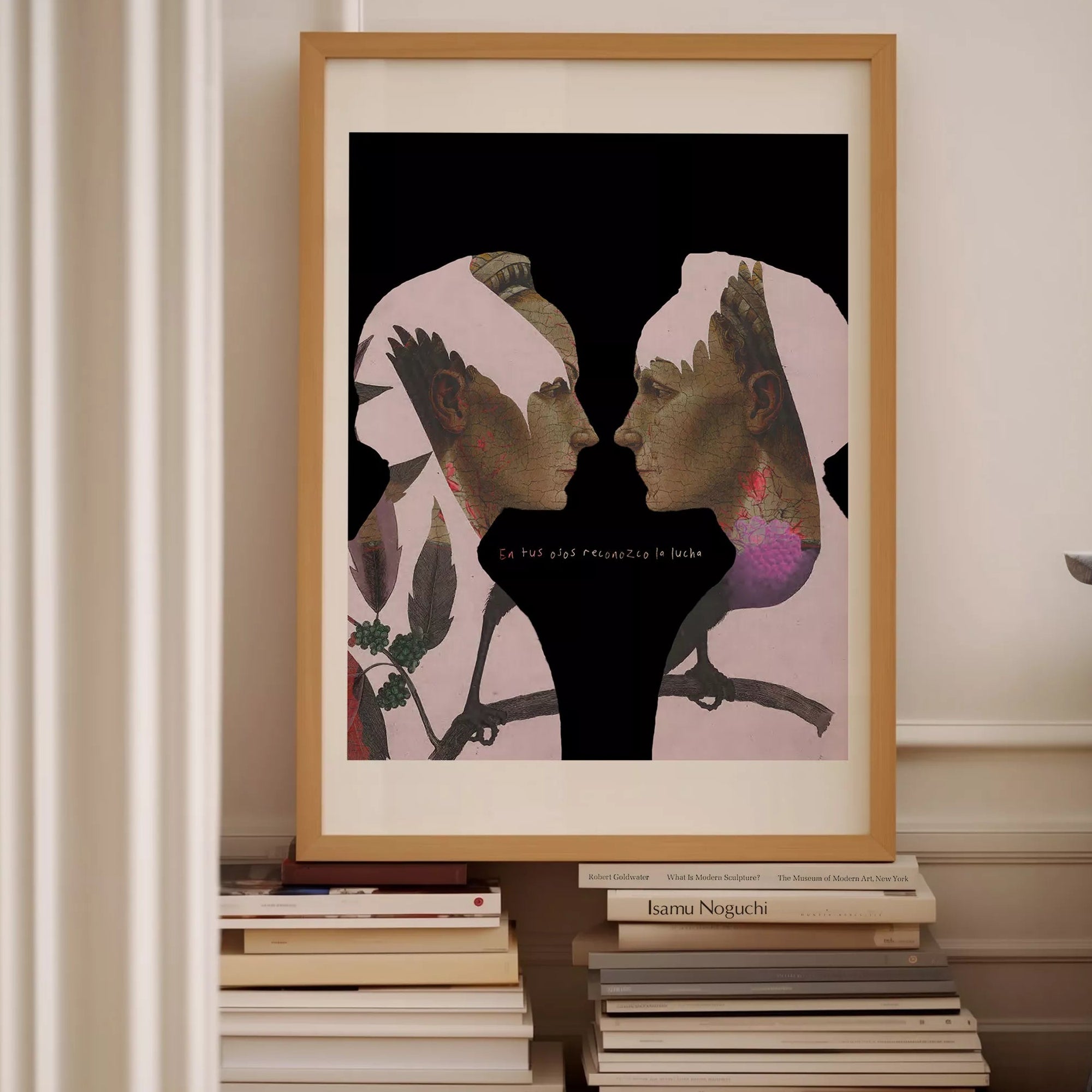 Un poster estilo collage de 2 mujeres que se miren y con el texto en tus ojos reconozco la luchado