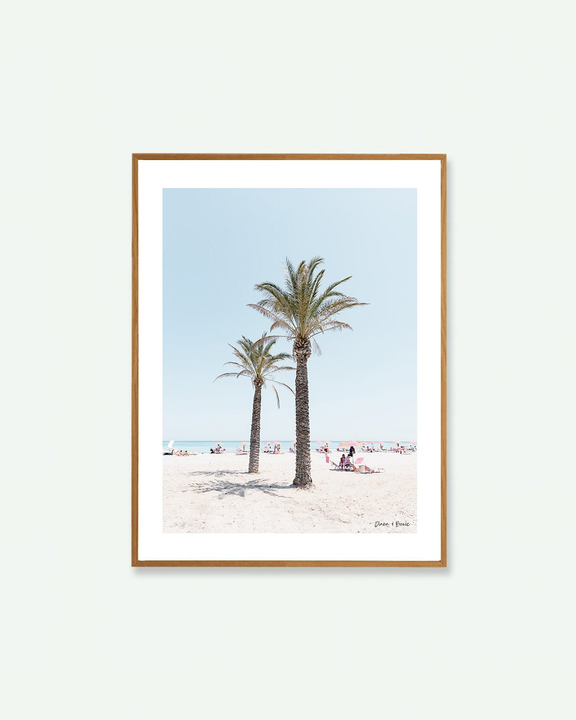 Fotografía artística de la playa en Sicilia, estilo mediterráneo y sereno, obra de Diana y Ronnie