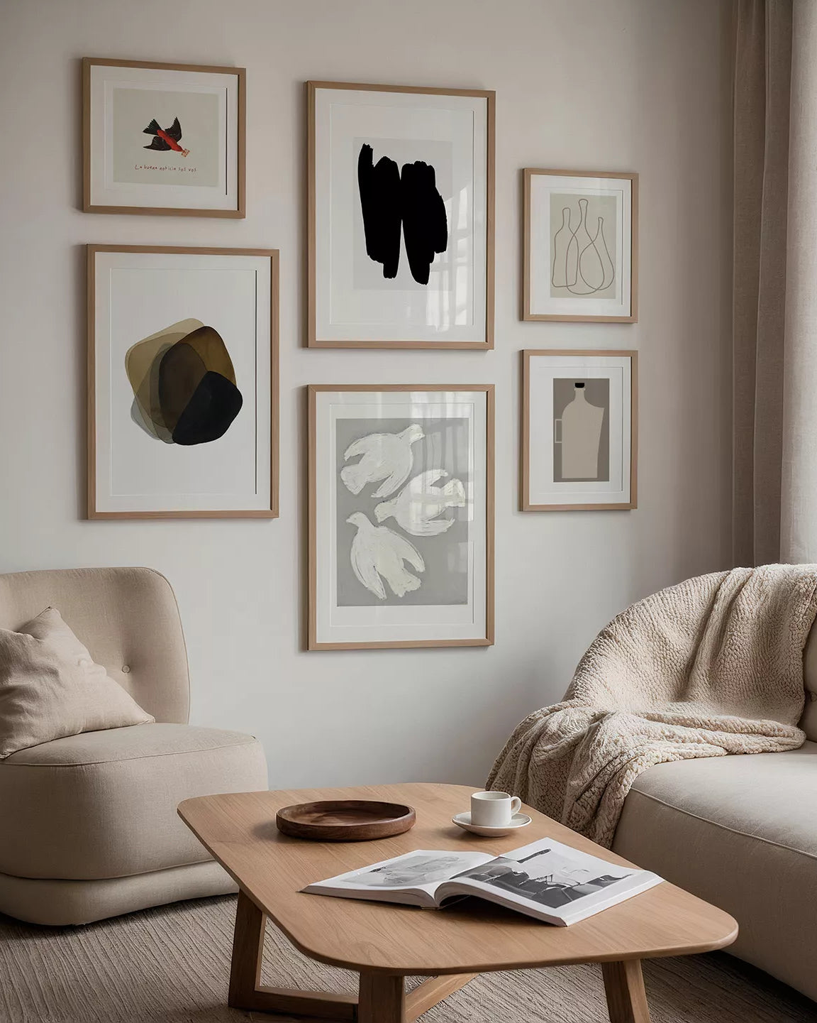 “Arte de pared en tonos neutros y tierra para cocina elegante y moderna.”