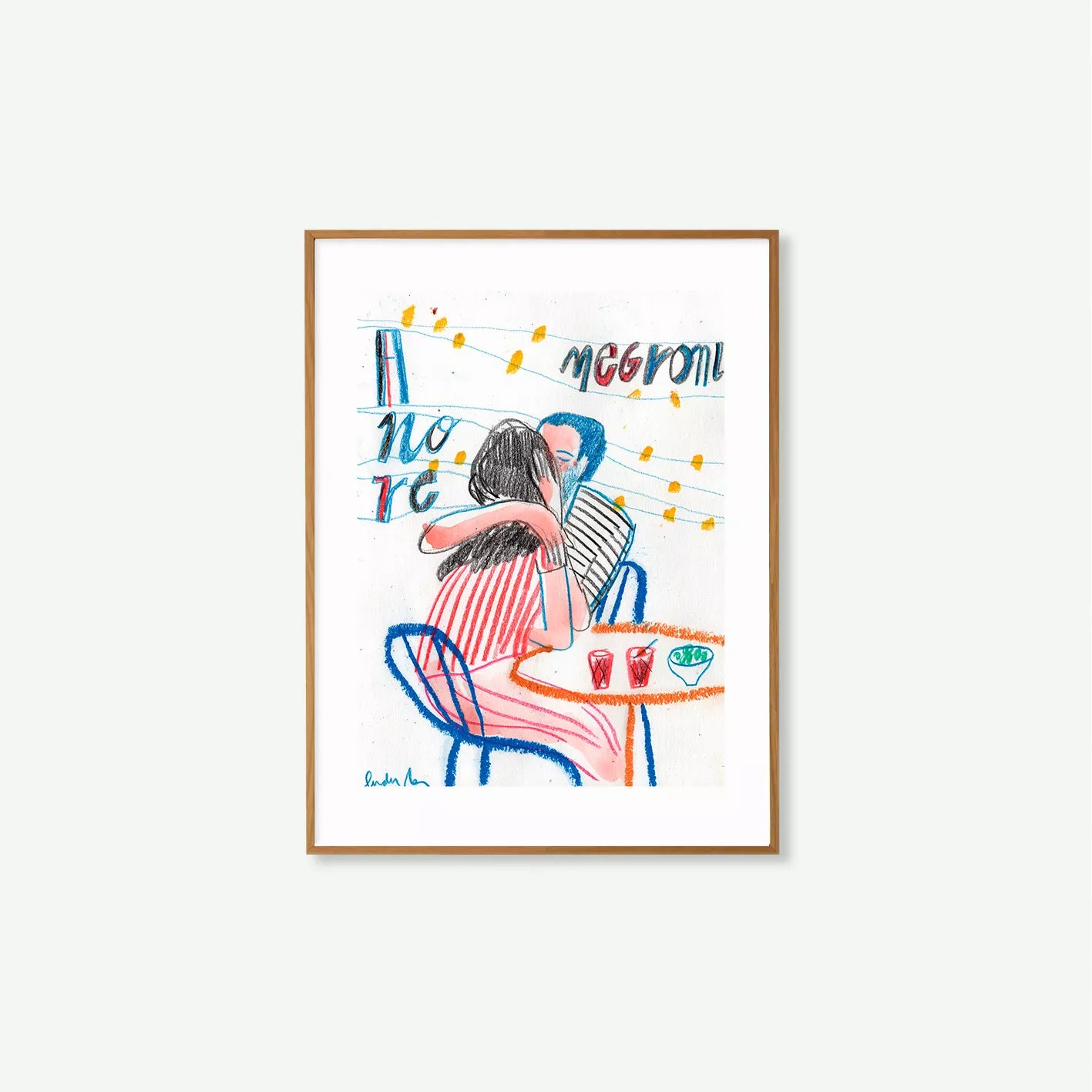 Pareja besándose en terraza mediterránea con Negroni al atardecer, póster color blanco de Lourdes RAL