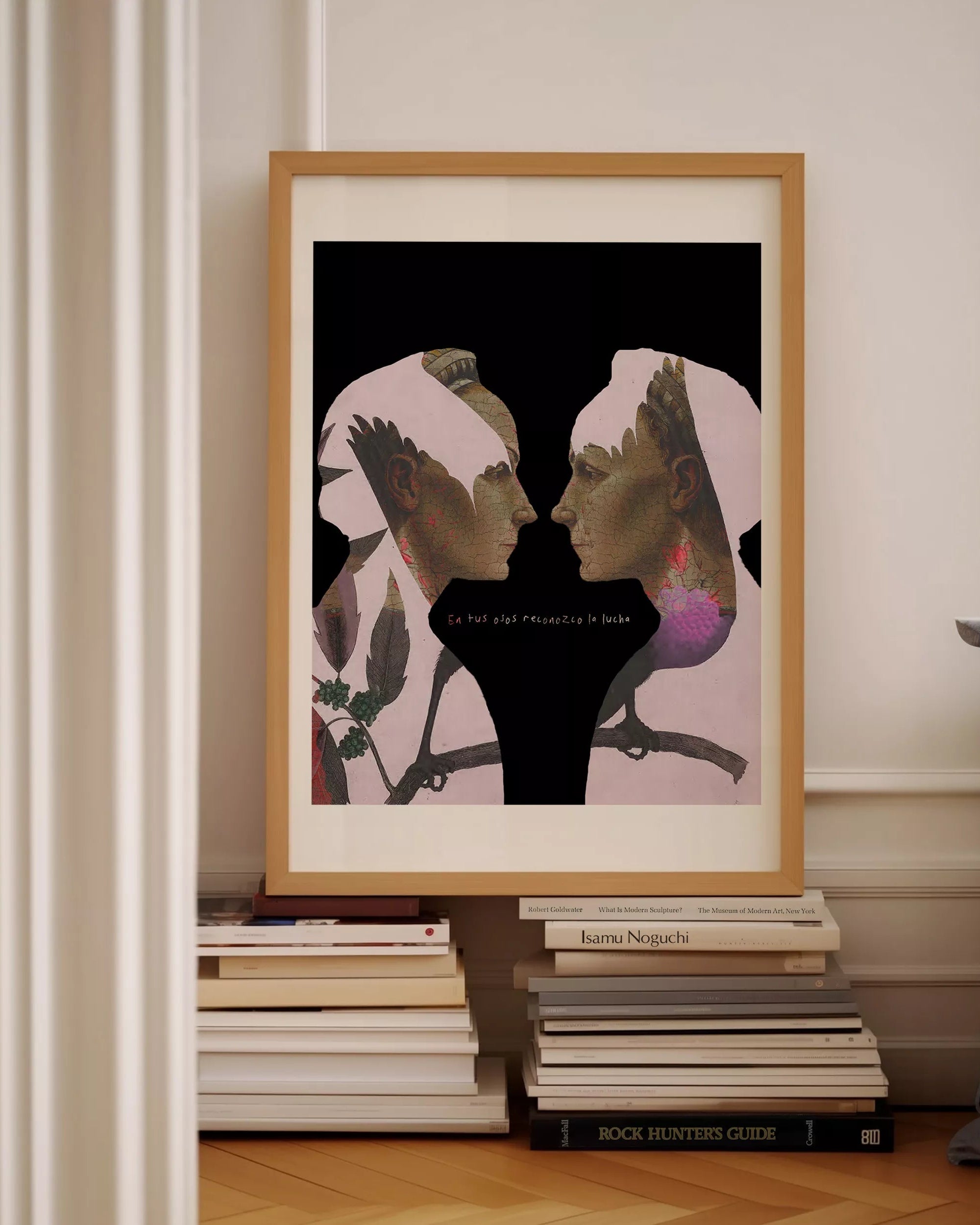 Un poster estilo collage de 2 mujeres que se miren y con el texto en tus ojos reconozco la luchado