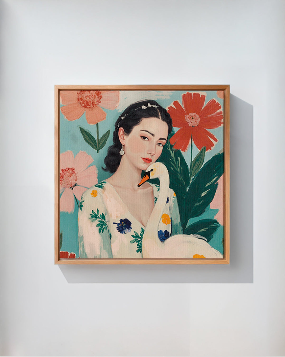 Obra artística de una mujer con un cisne blanco entre grandes flores coral y hojas verdes, presentada en Gallery Canvas con marco de roble natural.