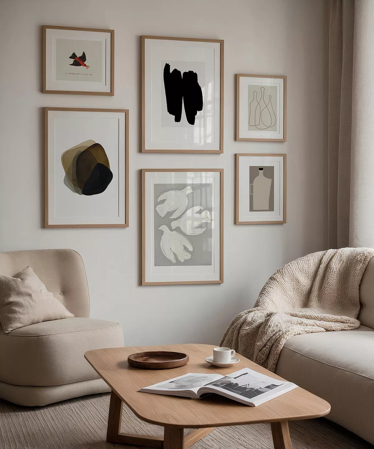 “Arte de pared en tonos neutros y tierra para cocina elegante y moderna.”